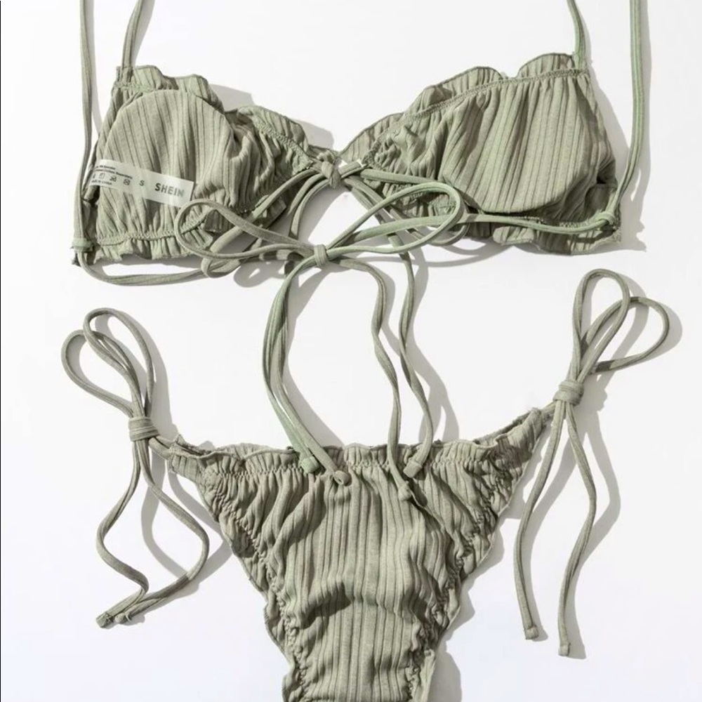 COPY - Ruffle thong bikini - Picture 3 of 6
